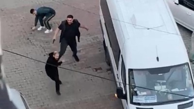 İstanbul trafiğinde yine ''yol verme'' dehşeti! Adam çağırıp silahla vurdurdu!