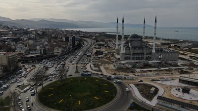 İnşaatı tam 7 yıldır sürüyor... Bölgenin en büyüğü olacaktı ama...