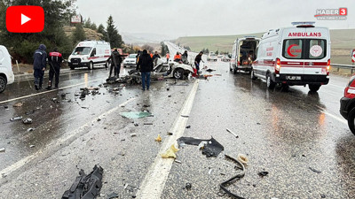 Otoyolda korkunç kaza! Otobüs otomobili kağıt gibi ezdi: Ölü ve yaralılar var!