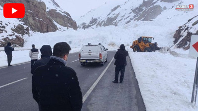 Otoyolda kabus! Çığ düştü, çok sayıda araç kar kütlelerinin altında mahsur kaldı!