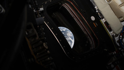 Ay'a yapılan tarihi yolculuktan ilk kareler: İşte Artemis 2 mürettebatının gözünden Dünya