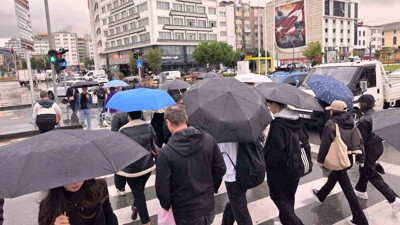 Yaz bir türlü gelmiyor! Meteoroloji'den çok sayıda il için kuvvetli yağış uyarısı