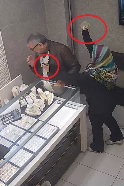 Kriptoda batan kadın kuyumcuyu soymaya kalkıştı - Resim: 4