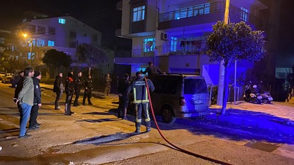 Aracı bağlanan sürücü hem kendini hem de aracını yakmaya kalkıştı