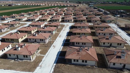 Asrın felaketi sonrası inşa edilen Türkiye'nin ilk kırsal uydu kenti havadan görüntülendi