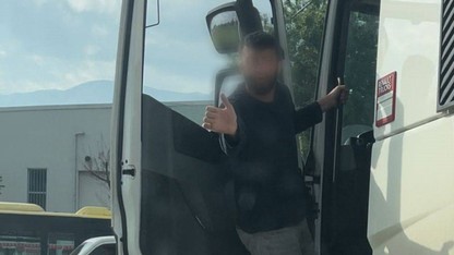 Trafik magandası kamerada: TIR ile yaptıklarına inamayacaksınız!