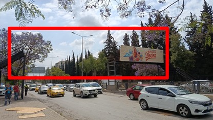 Bilin bakalım bu fotoğrafta olması gereken yaya üst geçidine bakın ne oldu!