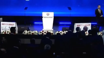 Erdoğan gelen telefonla salonu terk etti