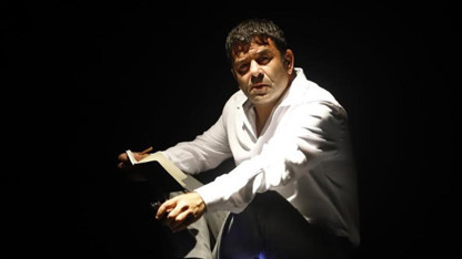 Ünlü oyuncu genç sevgilisine aşkını haykırdı! Romantik paylaşımı gündem oldu