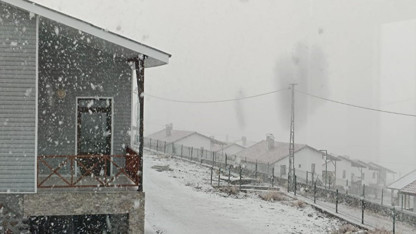 Ankara'da mevsimin ilk karı düştü: Lapa lapa kar yağdı