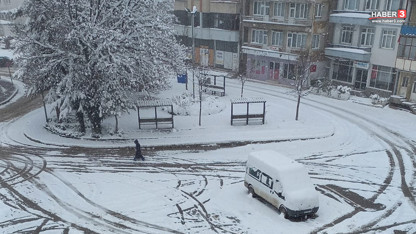 Kar bastırdı eğitime kar tatili haberleri peşpeşe geldi! İşte okulların tatil edildiği il ve ilçeler