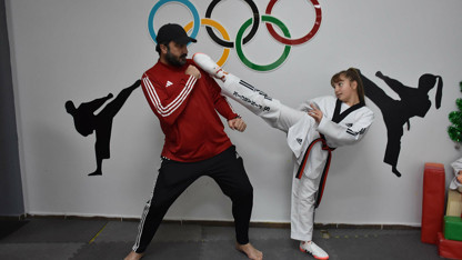 Bir dünya şampiyon yetişiyor... Baba kızın yeni hedefi Dünya Şampiyonluğu...