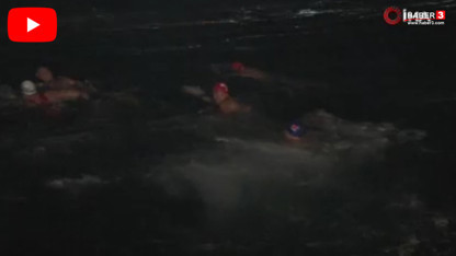 Dondurucu soğuk bile onları durduramadı; yeni yıla İstanbul Boğazı'nın buz gibi sularında girdiler