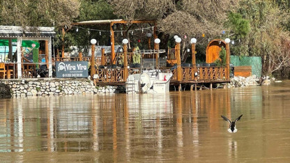 Türkiye'nin ''Sakin Şehri'' tanınmaz halde: Masmavi denizin rengi değişti
