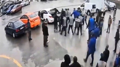 Polis memurunun dövülerek öldürüldüğü kavganın görüntüleri ortaya çıktı