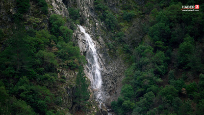 Yıllar sonra bir ilk! Spil Dağı’nda o şelale yeniden akmaya başladı