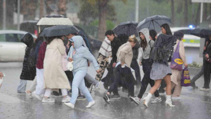 Meteoroloji'den kritik hafta sonu uyarısı: Kuvvetli yağış, fırtına ve toz taşınımı...