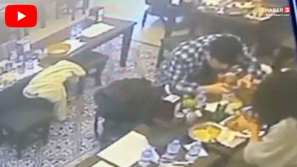 Yemekten çıkan böcek tarafından ısırıldı, bir anda acı içinde kaldı!