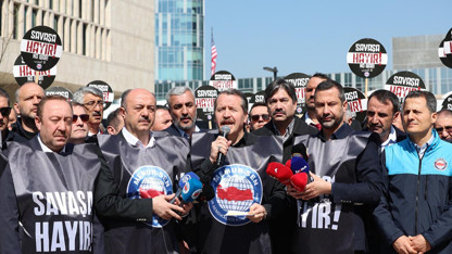 Memur-Sen'den ABD'ye siyah çelenkli protesto