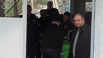 Tüyler ürperten olay: Babalarını balta ve bıçakla öldürdüler