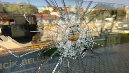 Belediyeye ait mağazaya kurşun yağdırdılar! Şüphelinin kimliği şoke etti