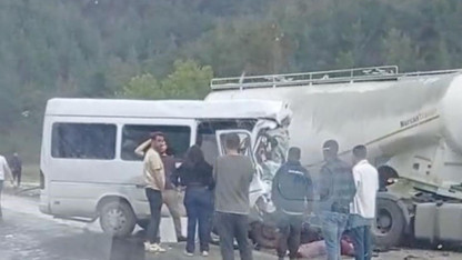 Antalya-Isparta karayolunda kafa kafaya facia: Çok sayıda ölü var!