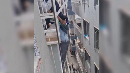 İnşaatta asansör faciası: İşçilerden biri düştü, diğeri asılı kaldı!