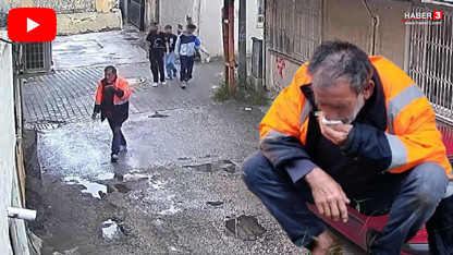 Akran şiddeti değil, çocuk şiddeti! 3 çocuk sokakta yaşayan yaşlı adamı acımasızca dövdü!