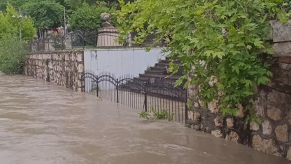 Taşkın alarmı verilen 2 ilde okullar tatil edildi