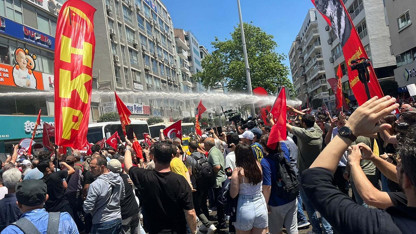 Özgür Özel'in mitingi öncesi ortalık karıştı: Polisten TOMA'lı müdahale!