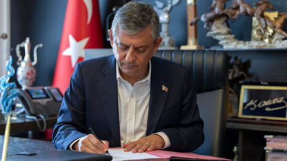 Yeni Parti'nin sır gibi saklanan logosu ortaya çıktı