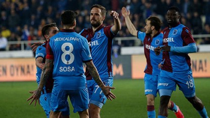 Trabzonspor hem lig hem de deplasman lideri