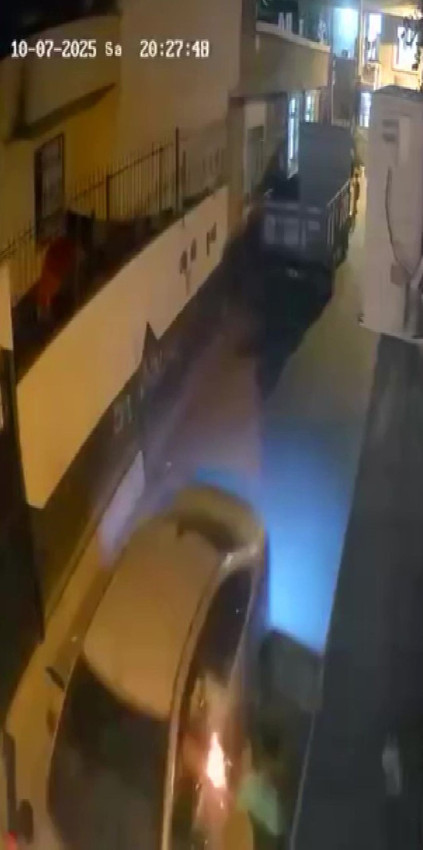 Çakarlı çakma polis ortalığı birbirine kattı... Üst araması yapıp, havaya ateş bile açtı - Resim: 2