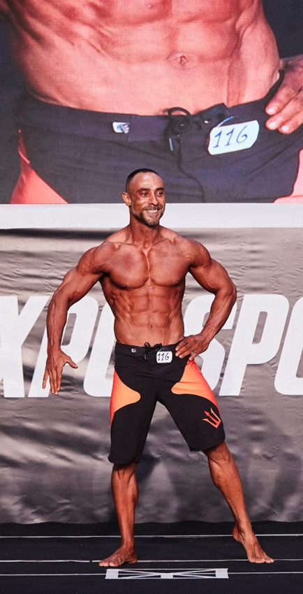 Kilo almak için başlamıştı, sadece 6 ayda 2 kez podyuma çıktı! - Resim: 2