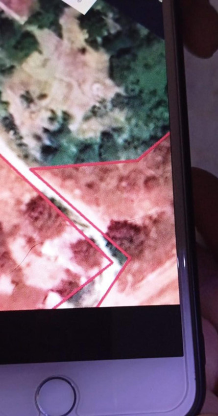 Komşusu, evine giden yolu tel örgü ve beton bloklarla kapattı - Resim: 4