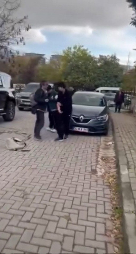 Lise öğrencilerinin kavgasında ortalık kan gölüne döndü - Resim: 3
