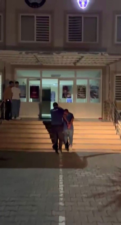 Trafikte damattan zarf alamayınca gelin ve damada hayatının şokunu yaşattı - Resim: 4