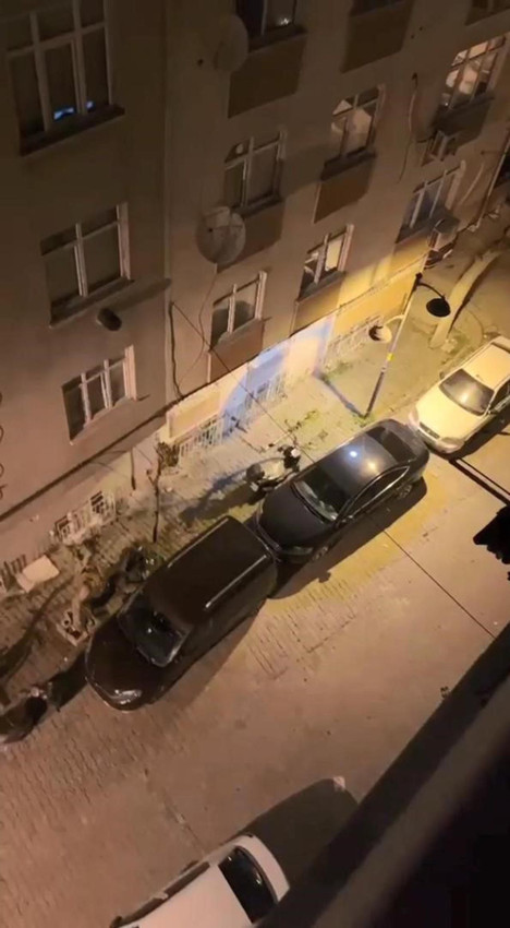 İstanbul'da sokak ortasında silahlı saldırı: Kanlar içinde yere yığıldı - Resim: 4