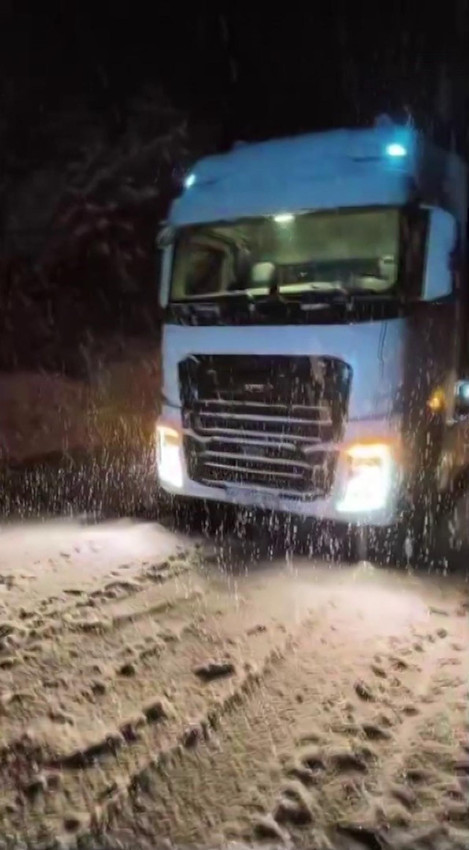 Meteoroloji'nin uyardığı ilimize kış geldi: Güne beyaz örtüyle uyandılar - Resim: 3