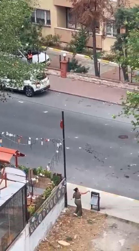 Esencılıs'ta sıradan bir gün... Yoldan geçen araçları taşladı - Resim: 2