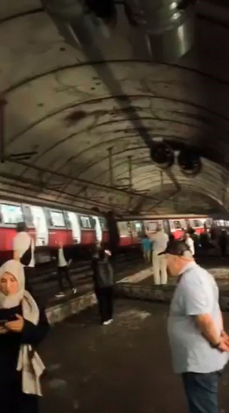 İstanbul Metrosu'nda korku dolu anlar! Metro raydan çıktı, yolcular yürüyerek tahliye edildi - Resim: 4