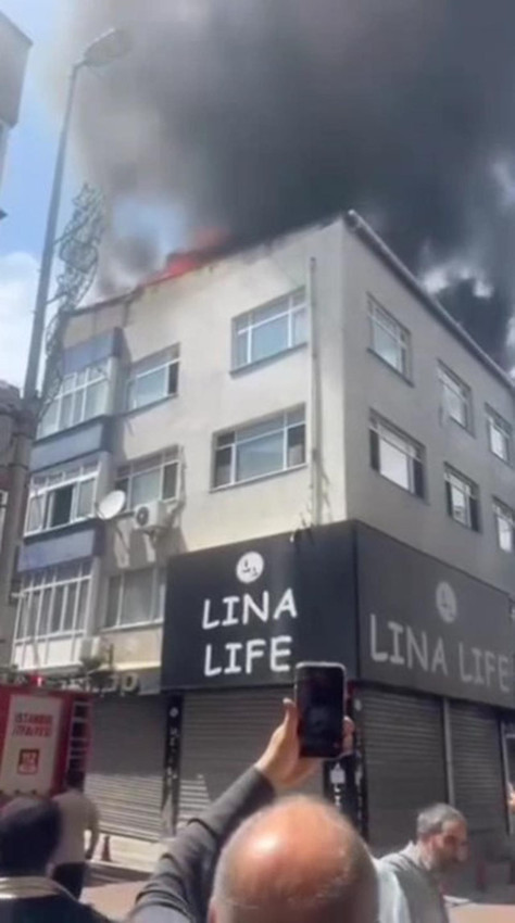 İstanbul'da 5 katlı binada yangın paniği - Resim: 2