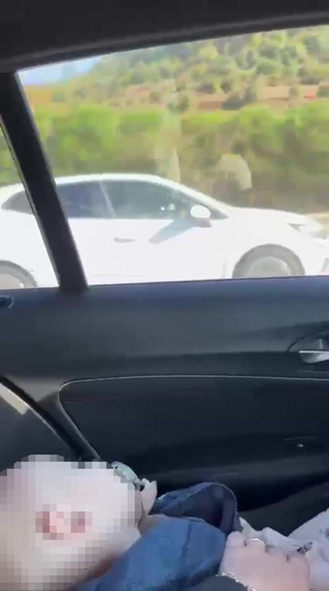 Otoyol magandası ortalığı savaş alanına çevirdi: Bir otomobili sıkıştırdı 5 araç birbirine girdi - Resim: 4