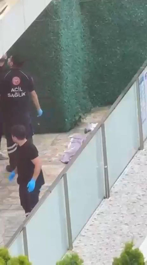 İstanbul'da korkunç olay: Site bahçesinde iki ceset bulundu - Resim: 3