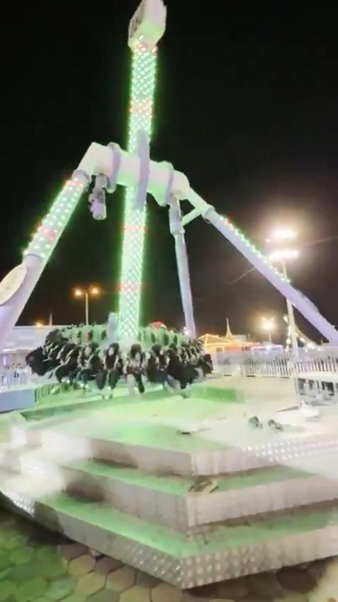 Lunaparkta korkunç kaza: Ortadan ikiye ayrıldı - Resim: 1