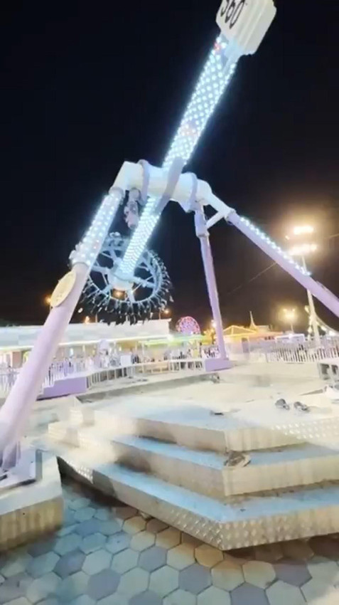 Lunaparkta korkunç kaza: Ortadan ikiye ayrıldı - Resim: 2