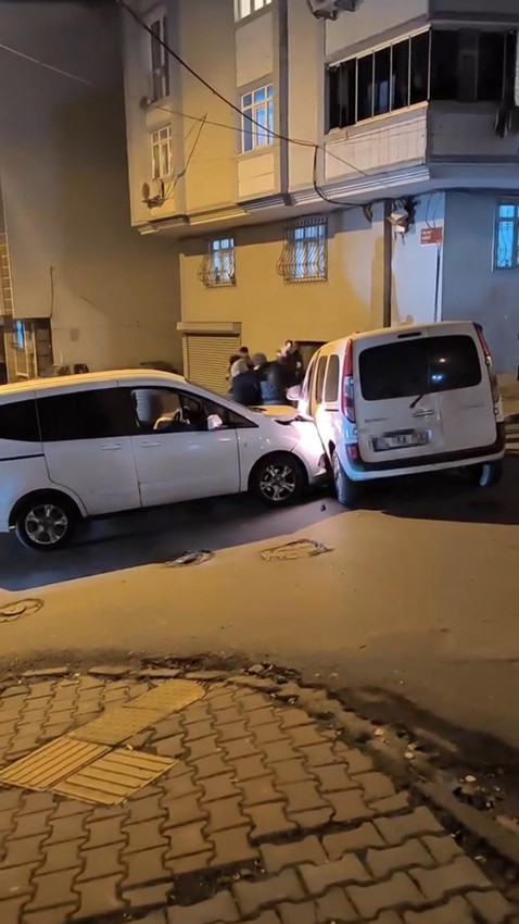 İstanbul'da kaza sonrası yumruklar konuştu - Resim: 3