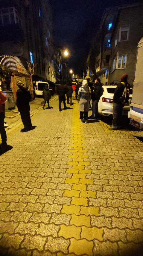 İstanbul'da duvarları çatlatyan 7 katlı bir bina daha boşaltıldı - Resim: 2