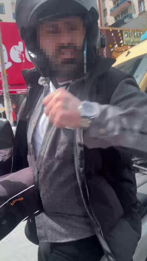 İstanbul'da motosikletli magandanın yaptıkları kamerada - Resim: 2