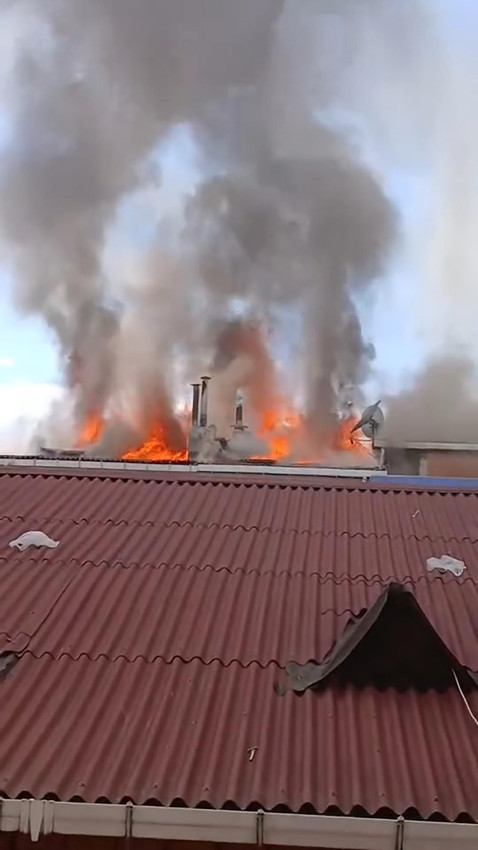 İstanbul'da 5 katlı binada yangın paniği - Resim: 3